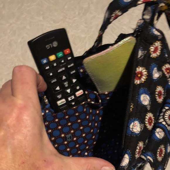 Vera Bradley Navy Owls Quilted Canvas Crossbody Hobo Bag 12”x3”x6” - Picture 4 of 9